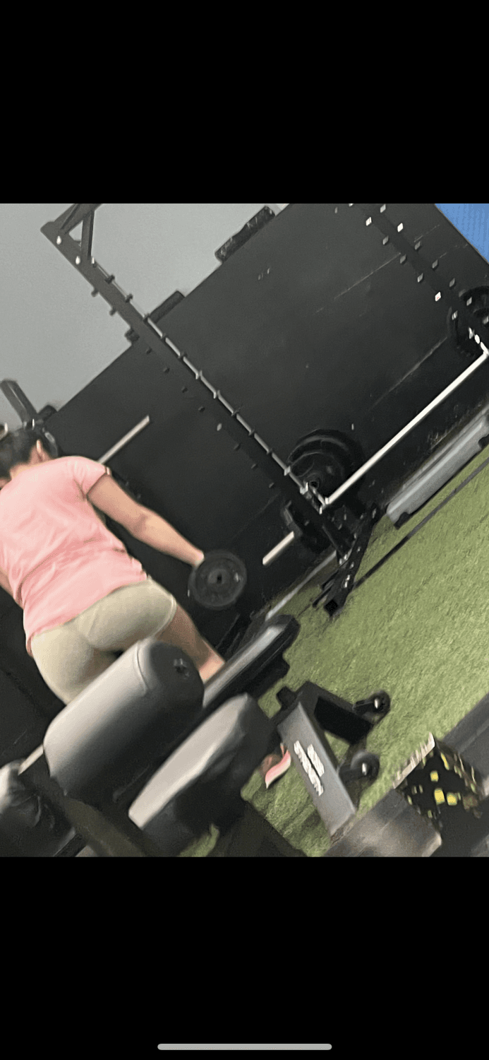 Se le marca el calzón a la putita