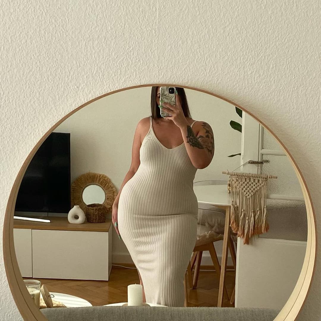 24 year old Swiss slut : Mala