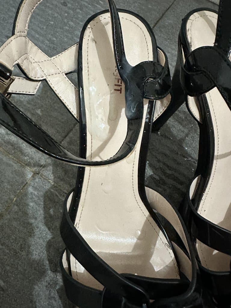 Asian feet / shoes & cum 2