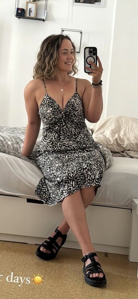 Tabea 23 curvy big boobed girlfriend. Unfortunately not nude