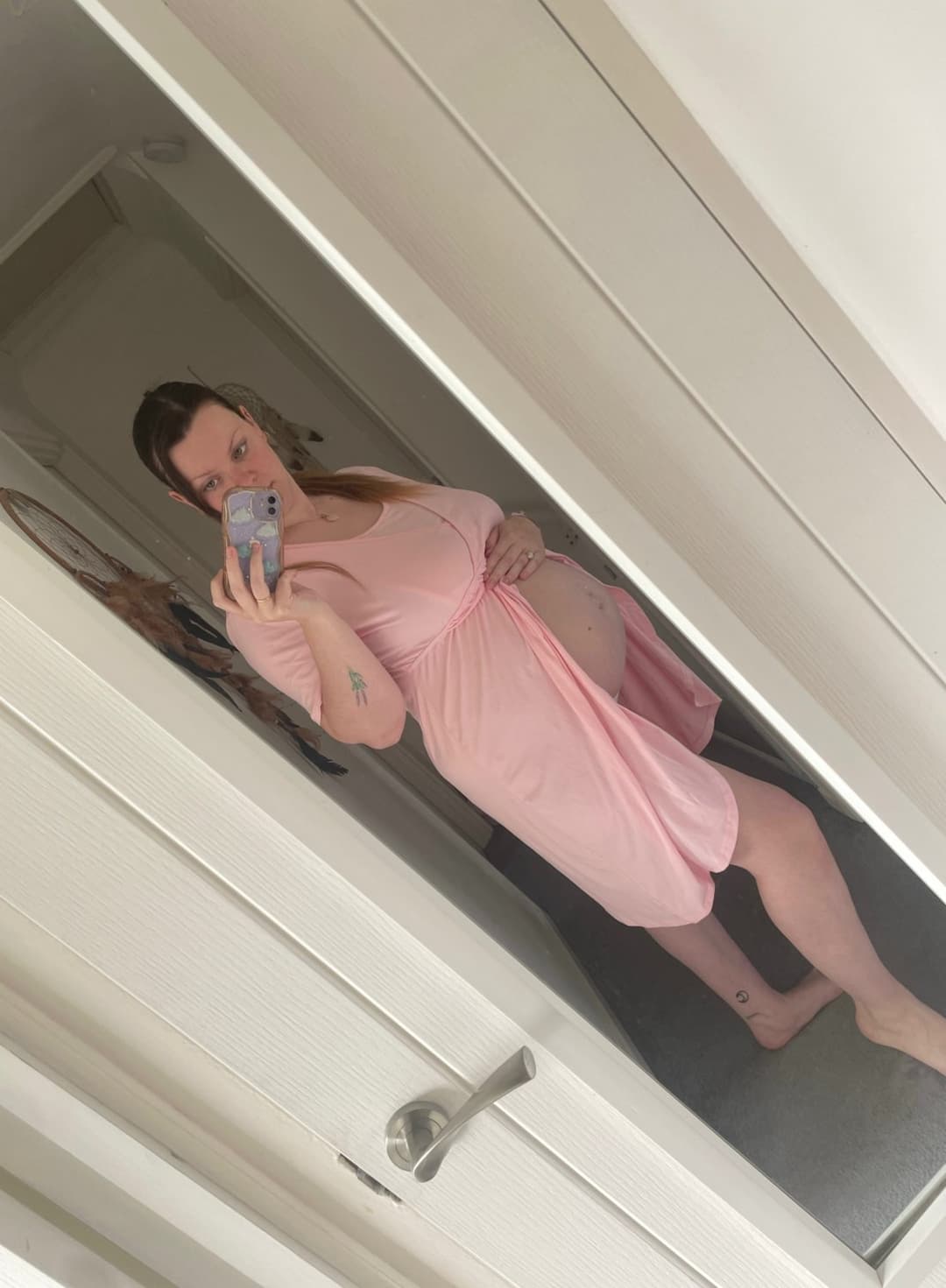 This pregnant mom needs to cum. Are you up for helping