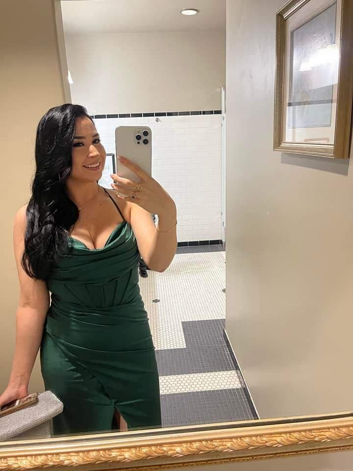 Click to view full size IG: Soy_Isisbm beautiful latina with perky tits and sexy feet