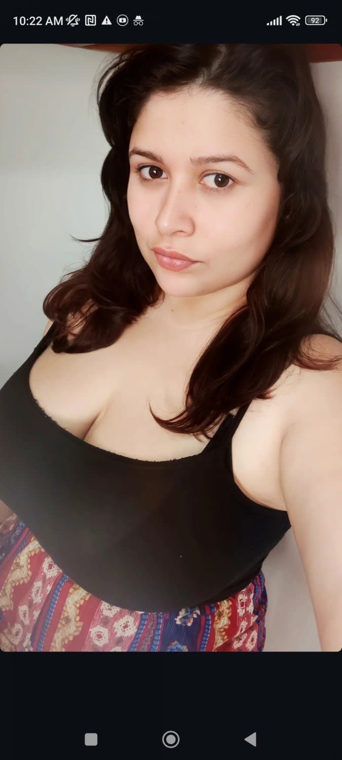 Una gorda tetona que me deja loco desde hace meses