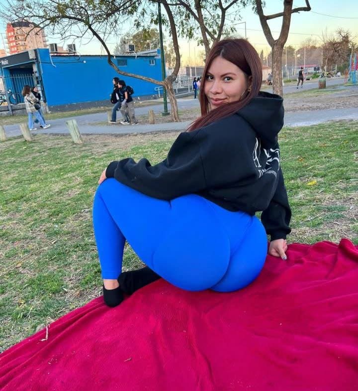 Click to view full size Nicki biggest ass ever part. 2