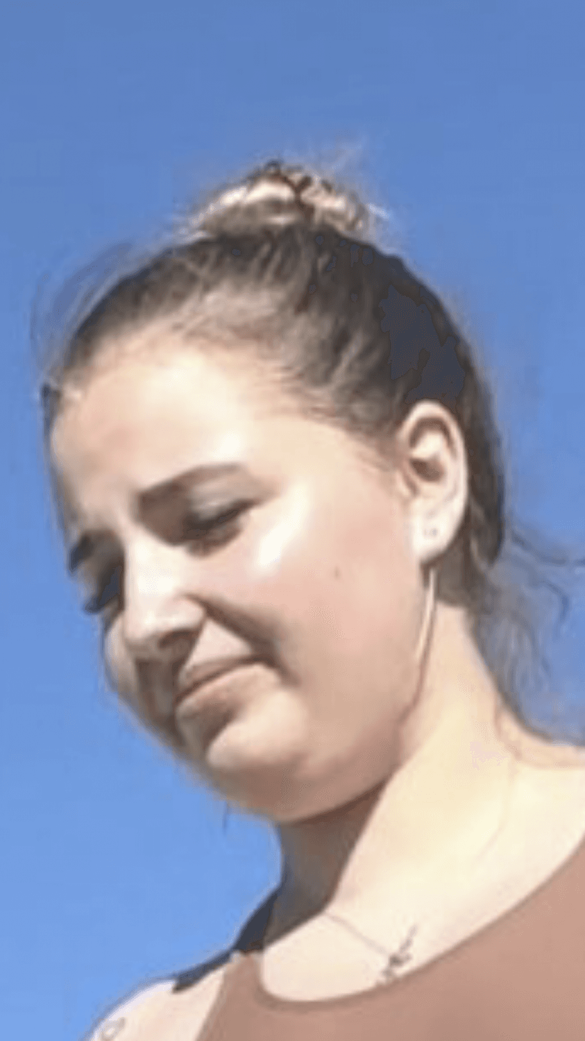 Creeper Keeper: fat whore is confident. Fucking insanely hot???