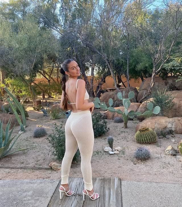 Sexy thicc webslut Callie