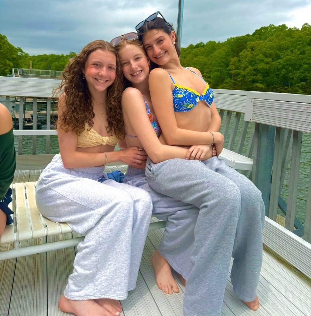 Sexy Teens in Bikinis