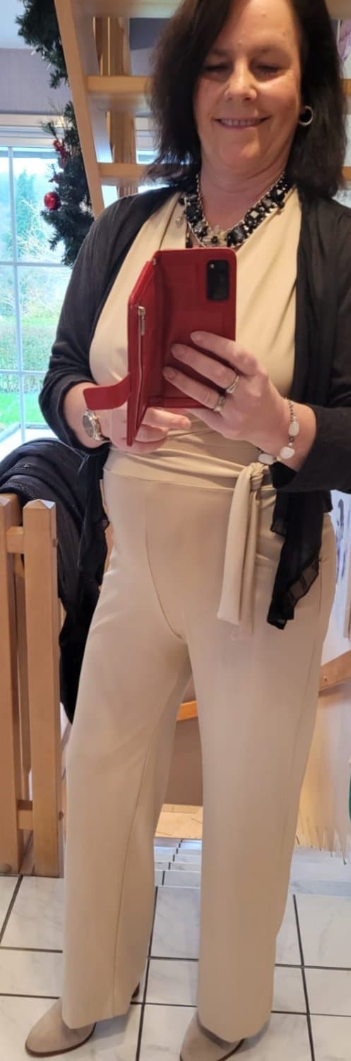 Geile Milf GrannyGila wartet auf Schwänze die ihre Bilder besamen...