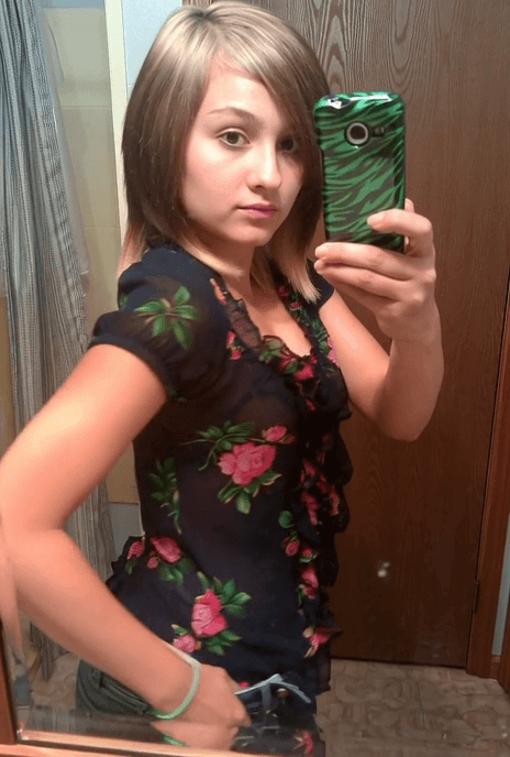 miki showing her panties