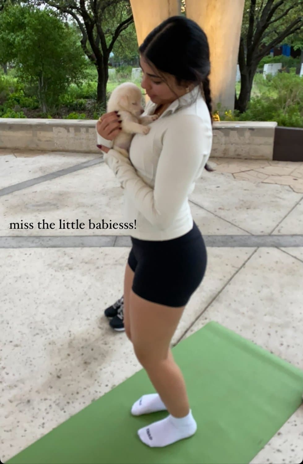 Click to view full size Pt3: Desi / Iranian girl