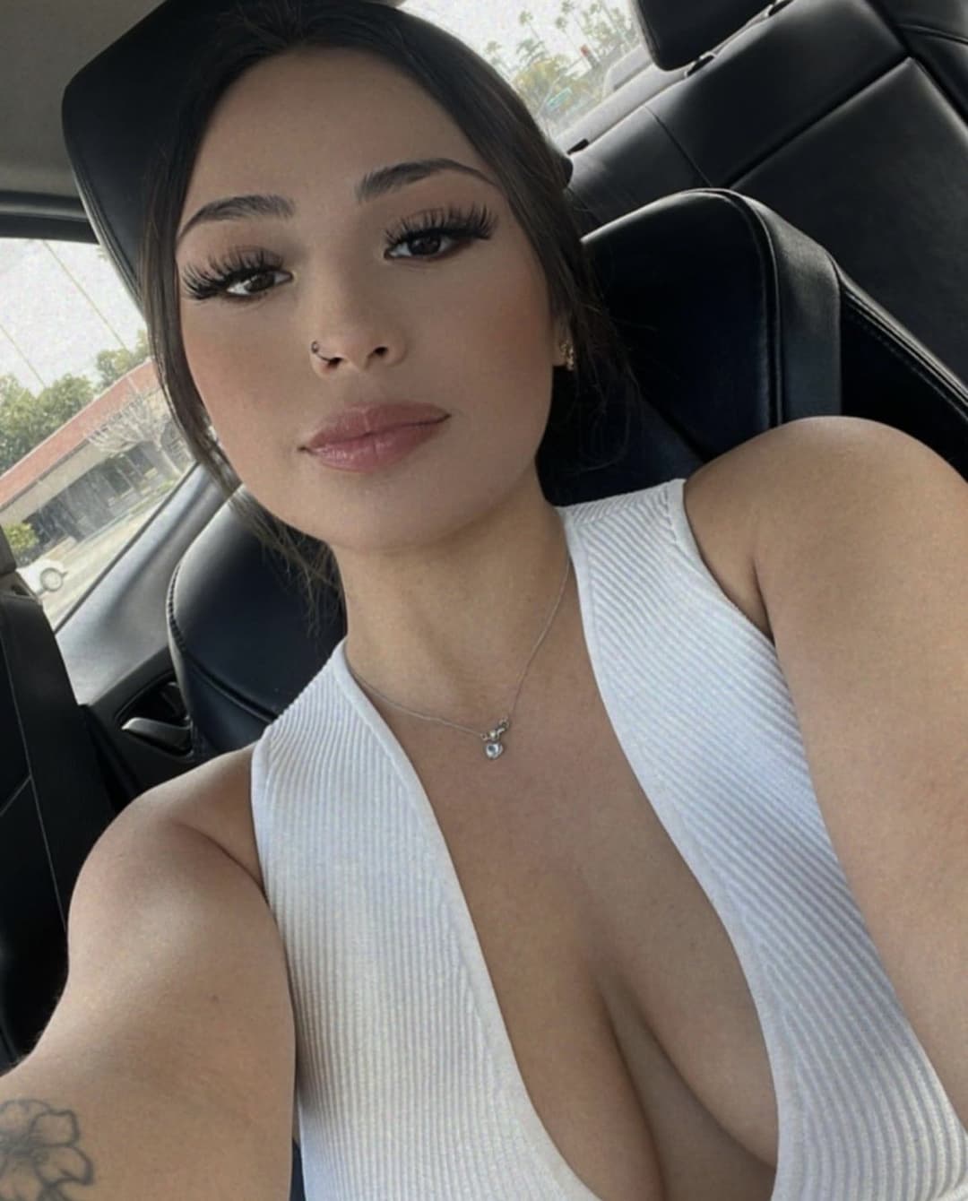 Married latina loves sucking dick