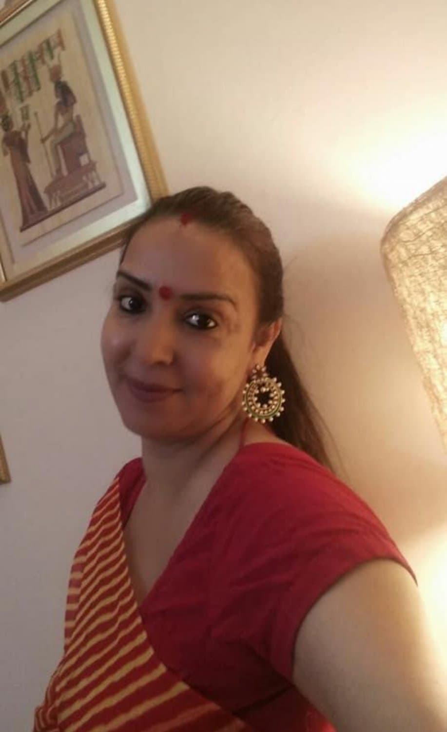 SEXY Hindu Indian Aunty Non Nude