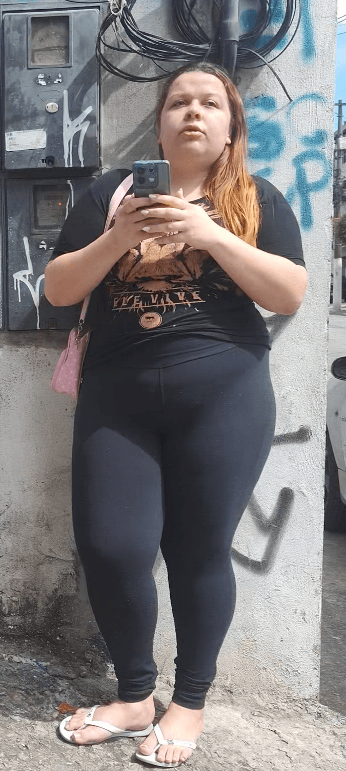 Gordinha gostosa ( Cara de safada que goza dando o cuzão) + Bônus -Gostosa do rabo lindo de legging.