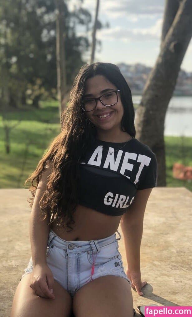 Sarinha21 putinha do privacy bem gostosa