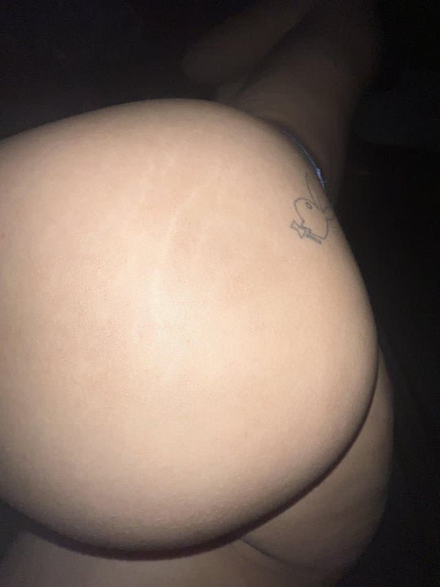 Latinas always got the prettiest pussy