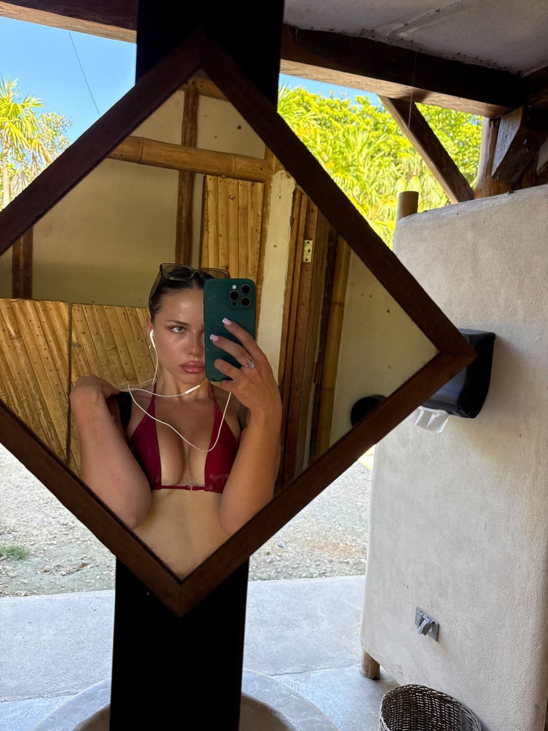 Wanna be the drops of water caressing the curves of my smooth skin