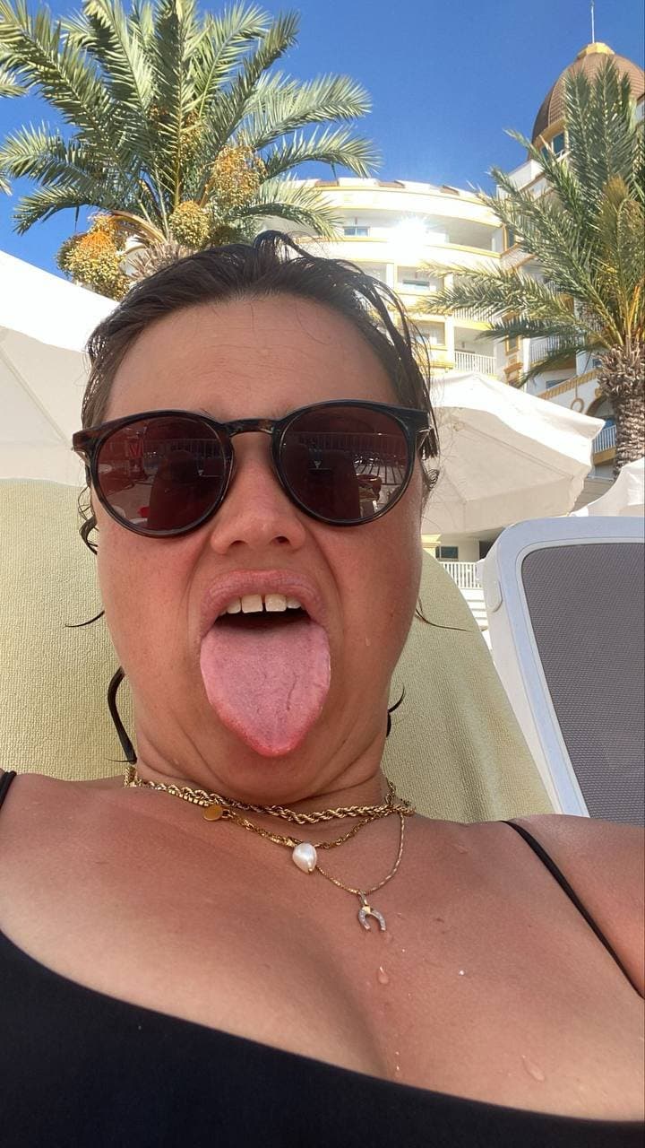 Onlyfans pig needs support https://onlyfans.com/piggywife