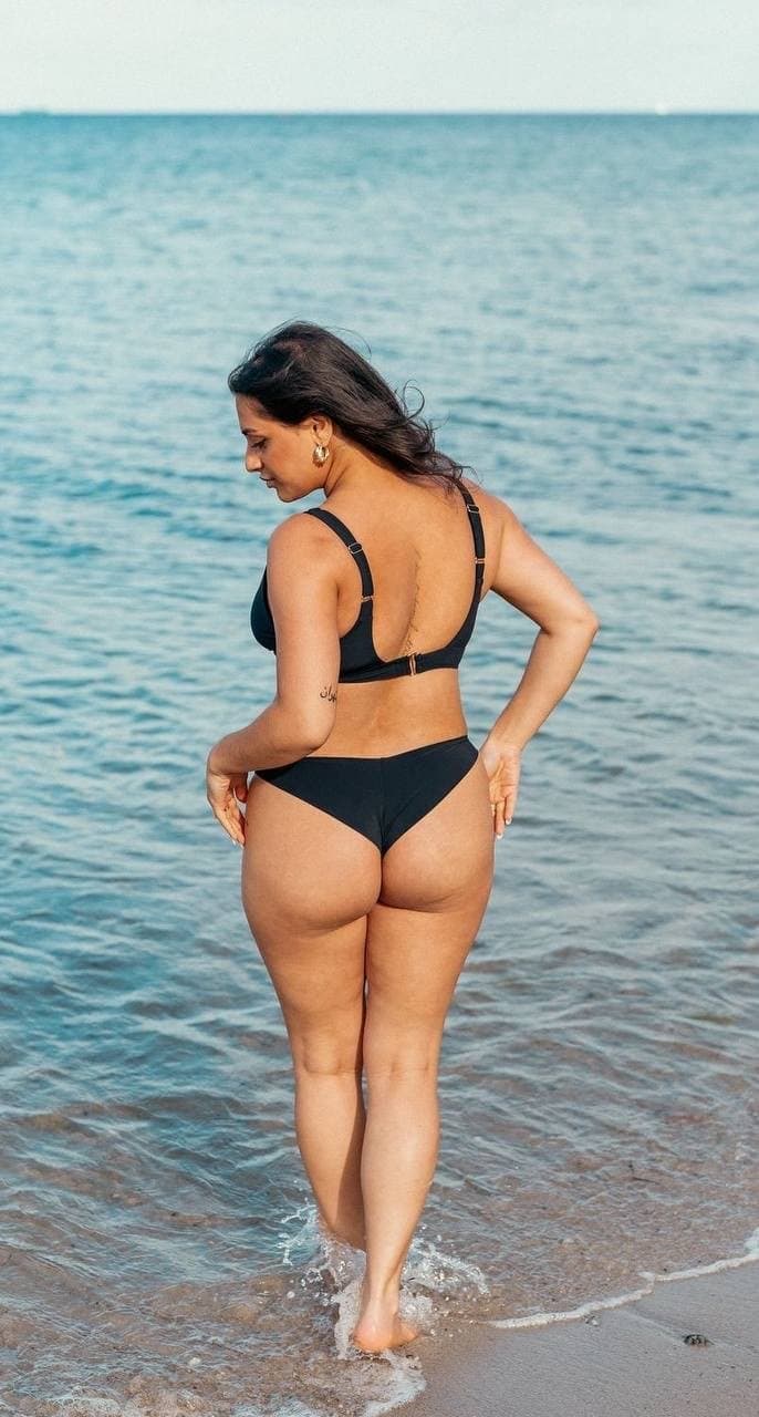 Click to view full size A fraction of my ass collection. I’m obsessed. DM for removal.