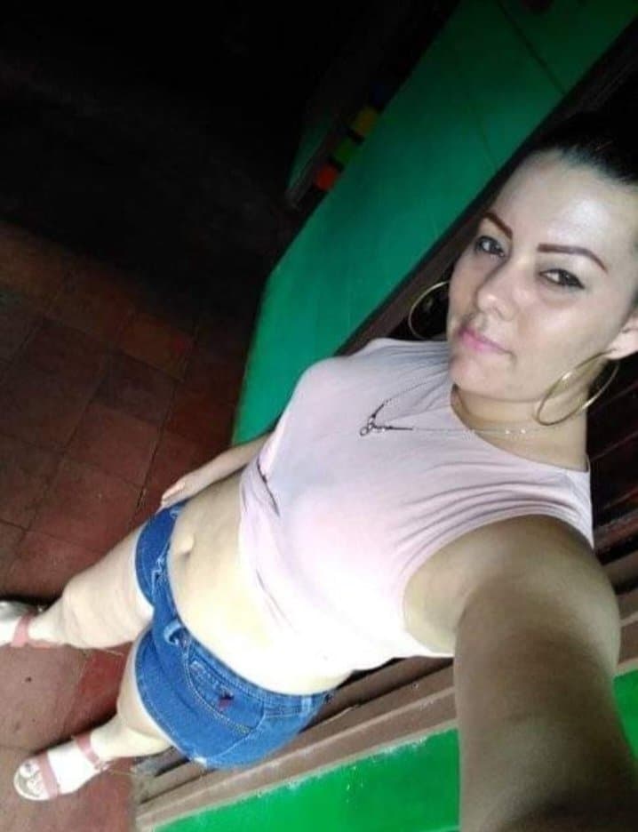 Click to view full size Esta puta me vende contenido exclusivo?maría