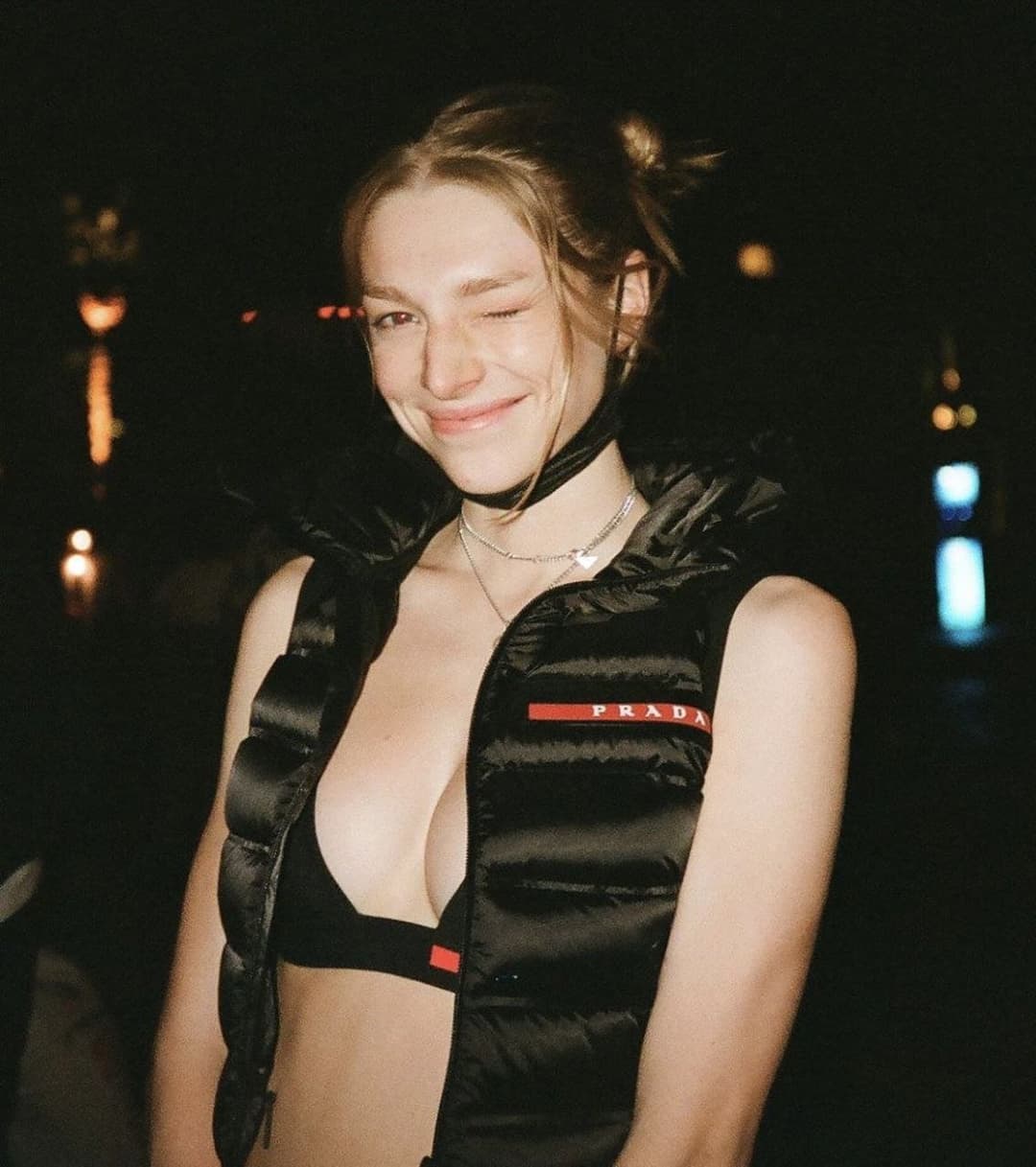 Click to view full size Hunter