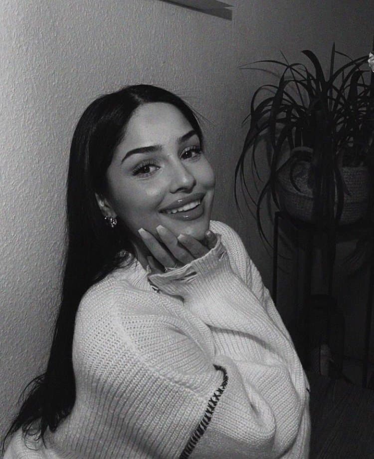 Kik cheater. Ask Layla how good was the last cock that she sucked (her bestie’s bf’s cock)