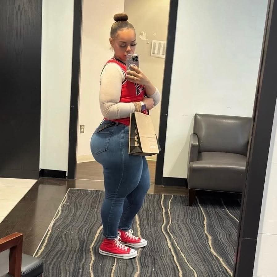 THICK CURVY EBONY BIG BOOTY