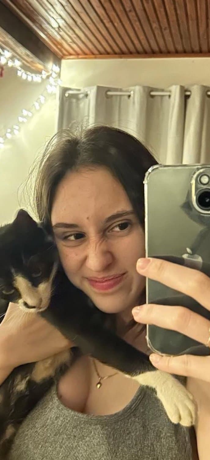 LUNA TETAS GRANDES Y BLANCAS