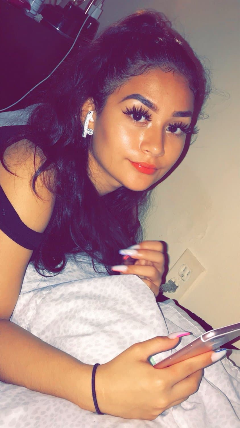 (Anal Gaping) Sofia Flores petite af 4’10 latina first time stretching open her tight teen asshole