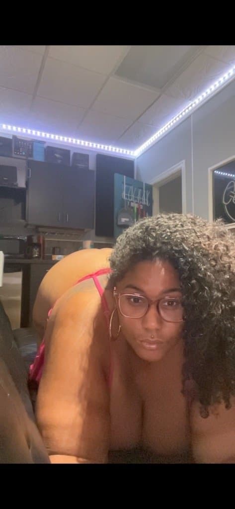 SSBBW NERDY? BUSTY? EBONY?.