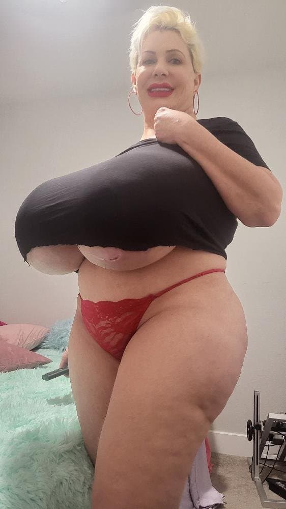 Bimbo Huge Boobs (Claudia)