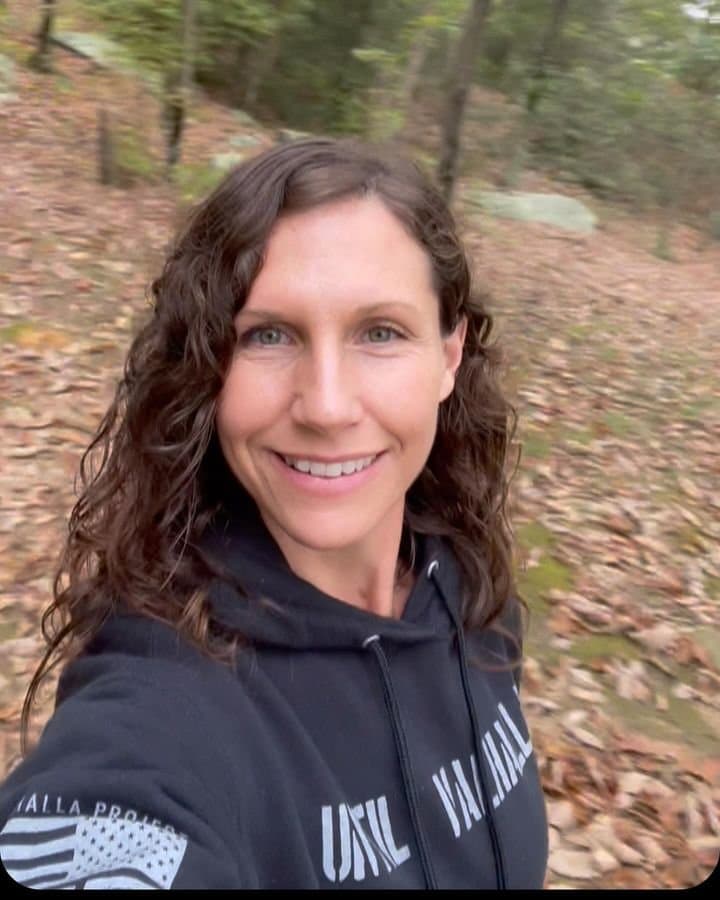 Not great quality, but we get a quick flash of Christie’s tan titties on spring break