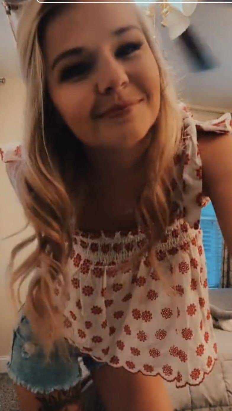 Blonde wife shown off. To show your wife kik: mikeluther872 tele: mikeluther872