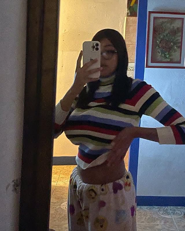 Zorrita morena preciosa con tremendas tetas gigantes, tetas lecheras y culito rico (part1)