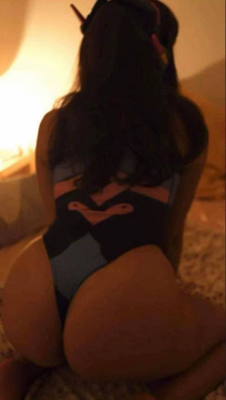 Click to view full size Sexy Christian Girl Showing her Body (SpicyHoney)