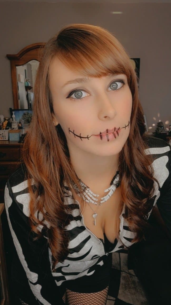 Halloween amateur slut blowjob and tease