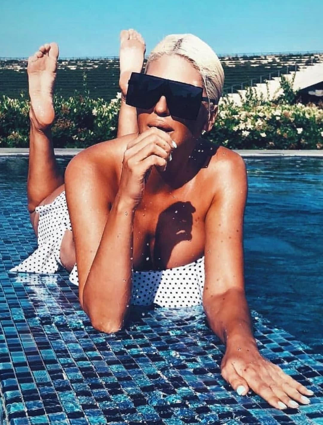 Jelena Karleusa Feet Pics