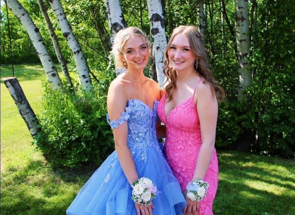 Click to view full size Yet another busty grad throwback