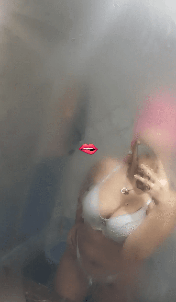 Hermosa culona y hermosa tetas