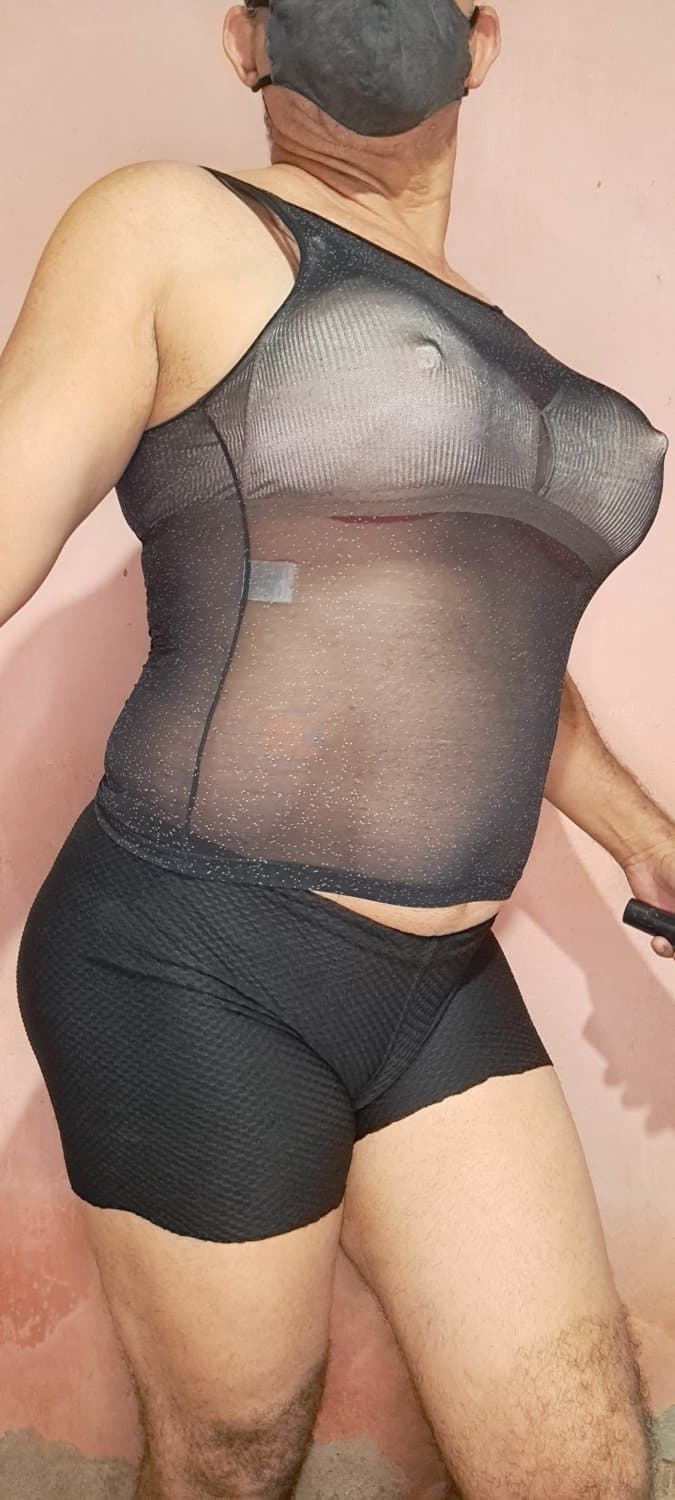 mostrando meu cuzinho