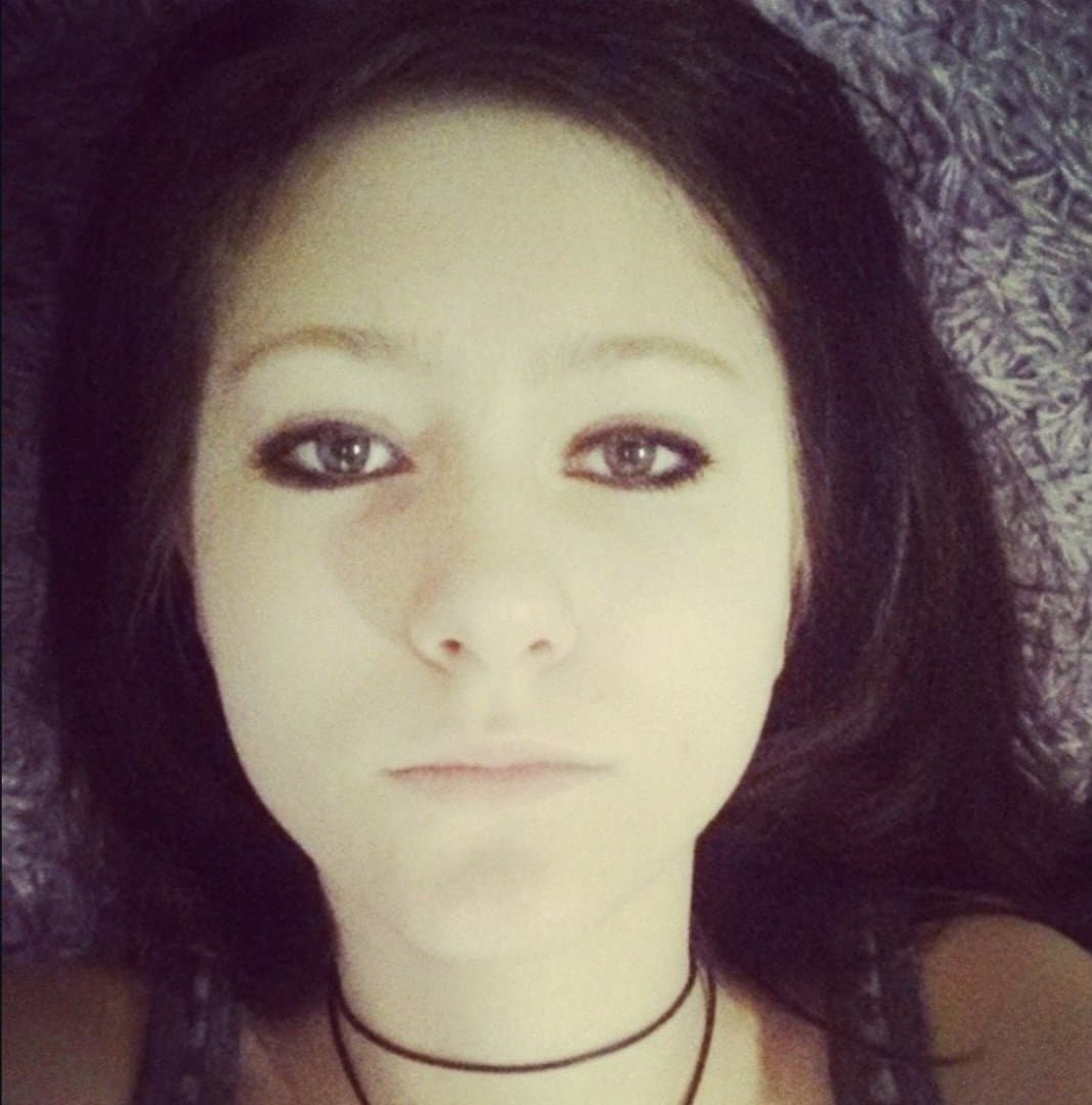 SKINNY EMO SLUT ALLY BEGGING FOR HUGE ROPES OF CUM