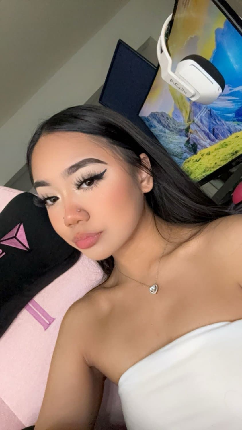 Click to view full size Sexy petite ABG teen Cece