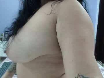 Luisa Fernanda lya_evans444"eva_wrigth puta colombiana hace stream en chaturbate y el marido ni sabe