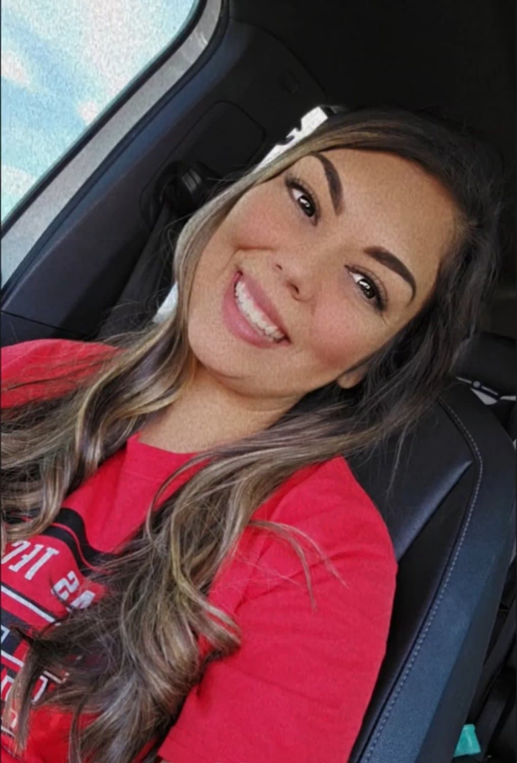 Sexy TikTok Latina loves to show her feet and body, please feel free to use her for AI porn.