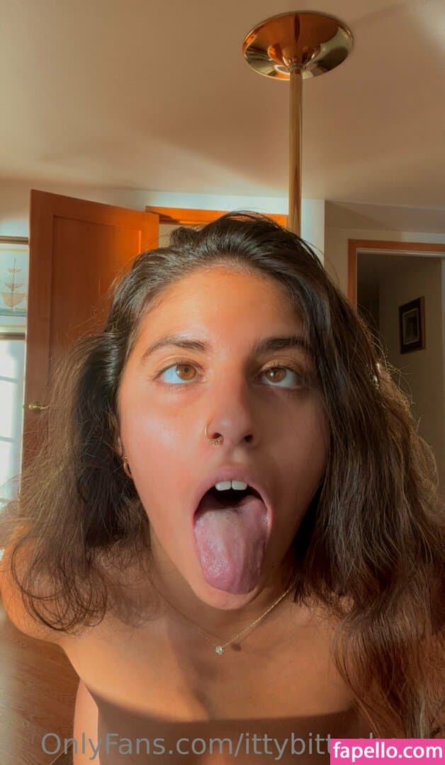 ittybittycherry / Bushy