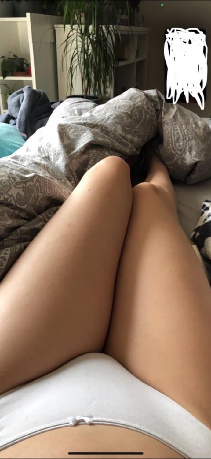 Needy whore Roxana can never tease enough men.