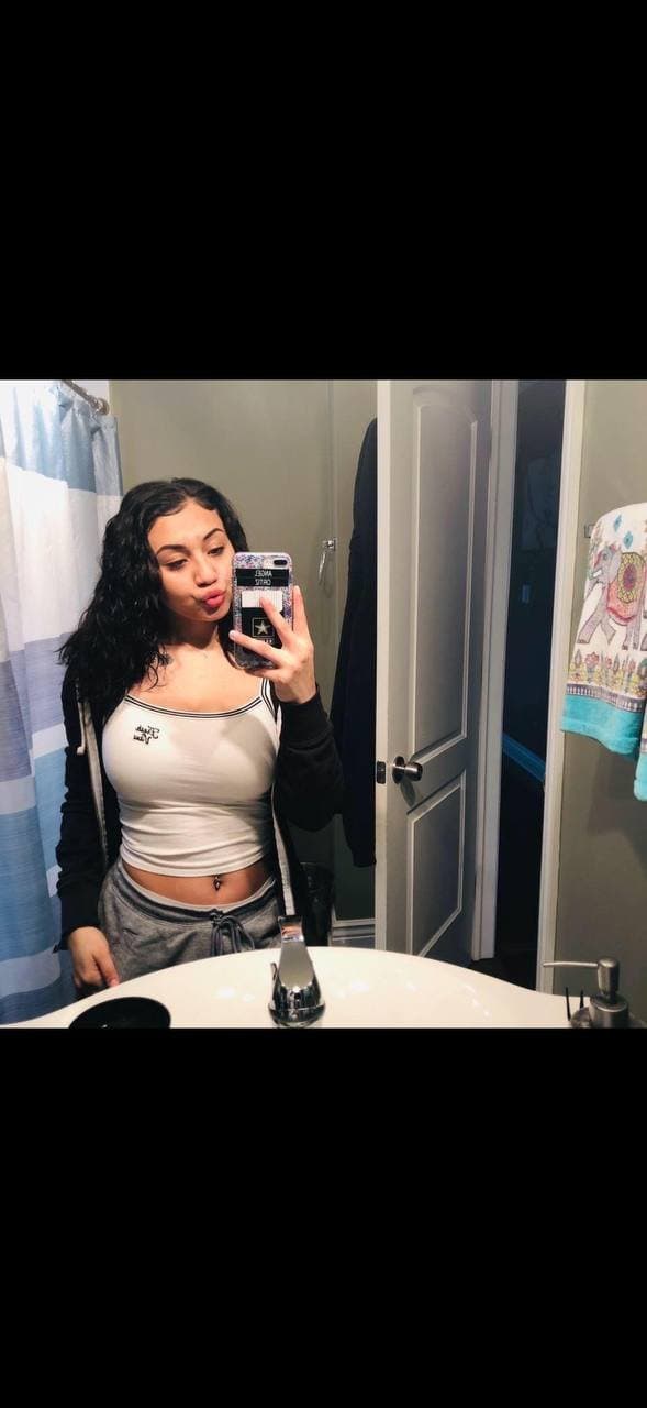 Big titty Chicago slut??? this girl got leaked a while back, anyone got? Dm. Angelique