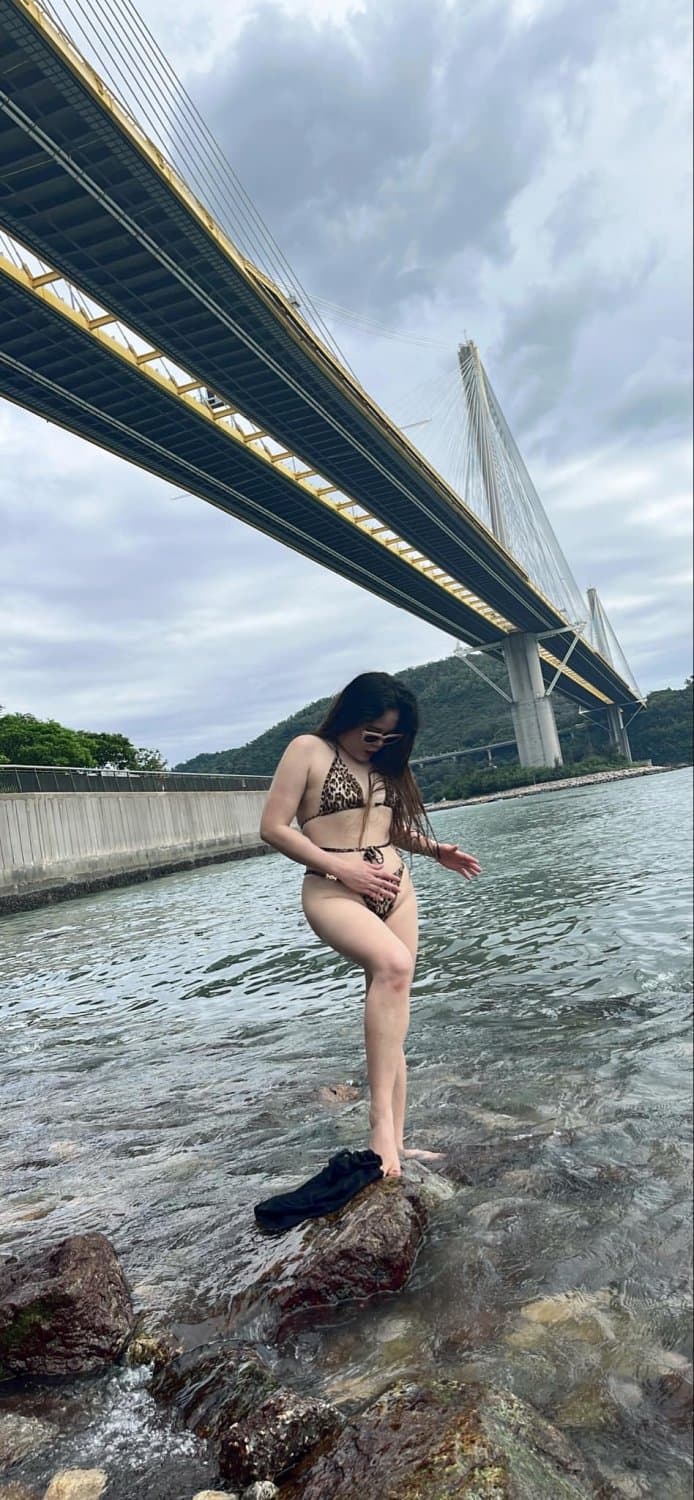 Click to view full size Phillipino in Hongkong