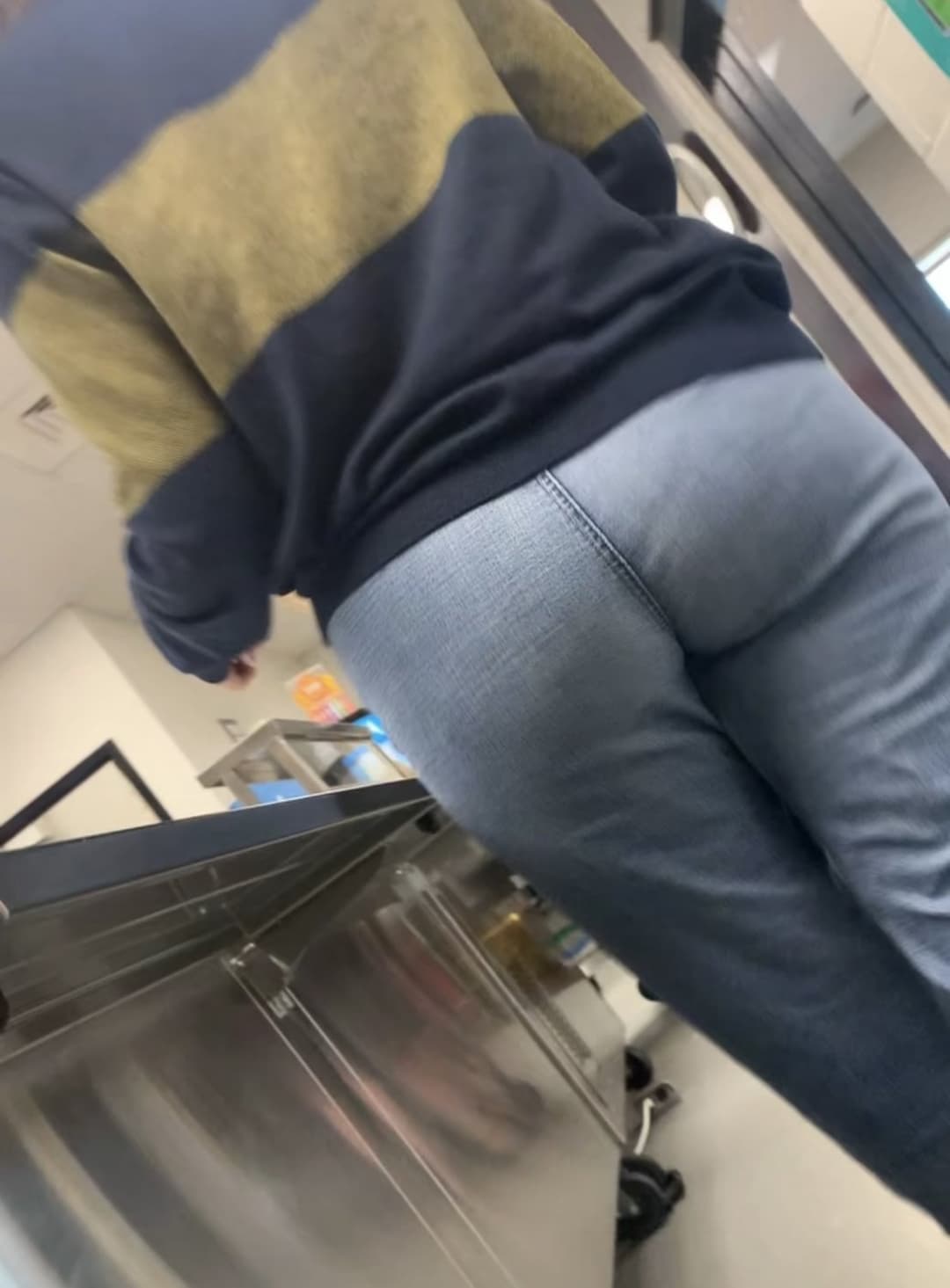 Sexy Teens Ass + Face pic