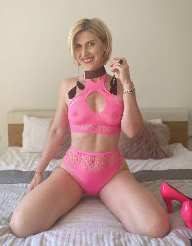 Classy mature beauty Part 2