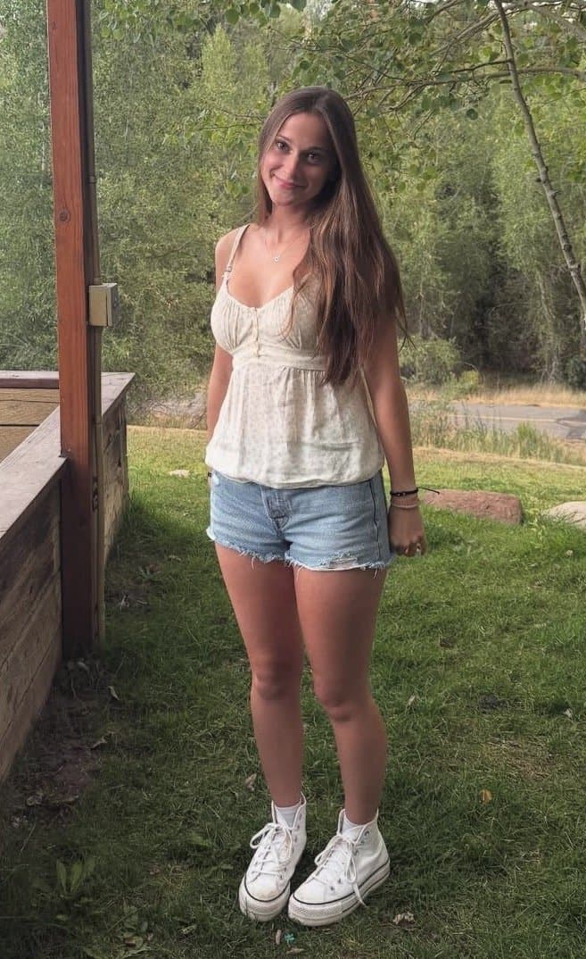 Big Tit 18 year old Sexy Slut Andi